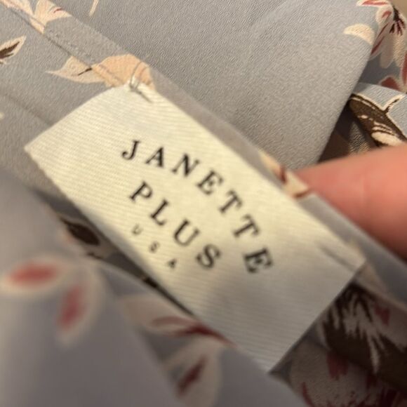 Janette plus Floral V-Neck Women’s Top size 3xl - Picture 5 of 6